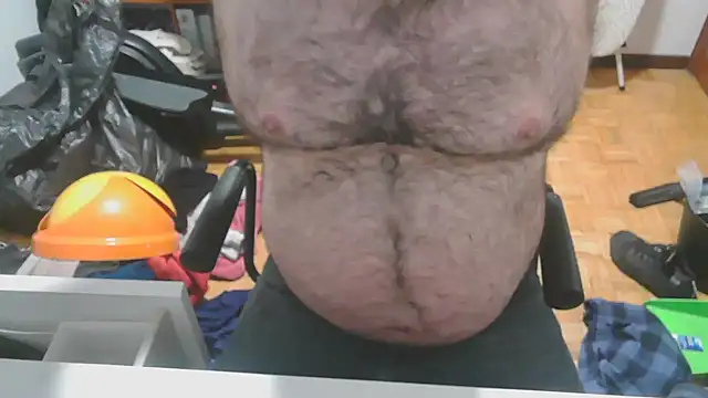 mikeyhotbear online show from December 2024 05:00:01 PM