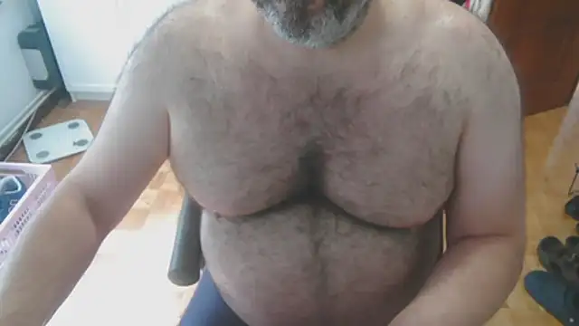 mikeyhotbear online show from June 2026 03:47:01 PM