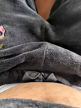 Snapshot of Elixire1 chatting on April 2026 05:20:02 PM Elixire1 online show from April 2026 05:20:02 PM