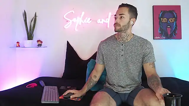 SophieFoxx17 online show from October 2025 11:52:02 AM