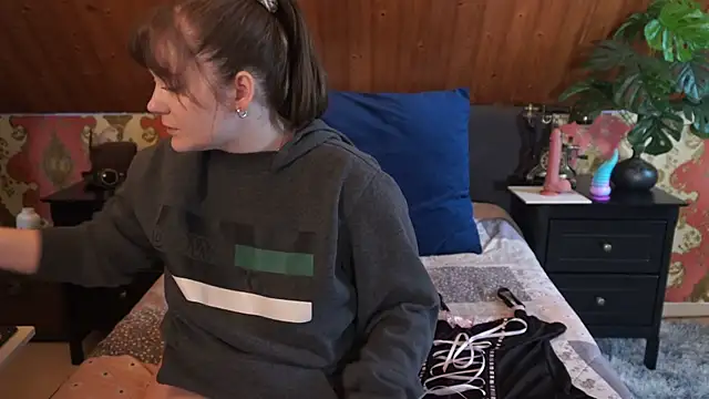 TessaWinter online show from April 2026 03:31:02 PM