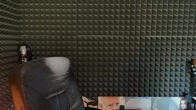 Snapshot of Noitelivre chatting on April 2026 06:16:01 PM Noitelivre online show from April 2026 06:16:01 PM