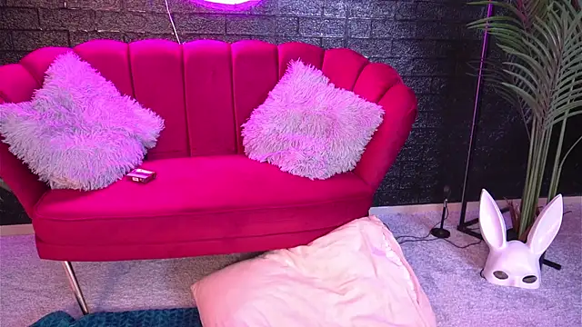 ScarlettQuate online show from December 2024 05:44:01 PM