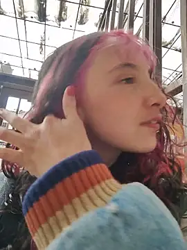 Snapshot of _Laary chatting on December 2025 08:03:02 PM Laary online show from December 2025 08:03:02 PM