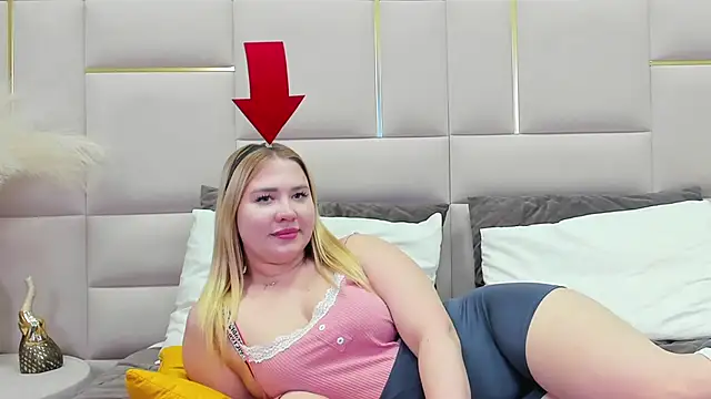 Snapshot of LunaHouston chatting on March 2025 01:25:02 AM LunaHouston online show from March 2025 01:25:02 AM