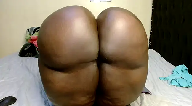 Snapshot of Toomuchbooty33 chatting on December 2024 10:40:01 PM Toomuchbooty33 online show from December 2024 10:40:01 PM