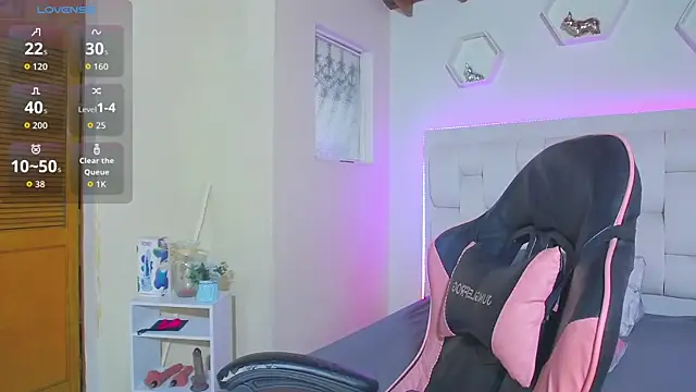 shanakendall online show from October 2025 02:21:02 PM