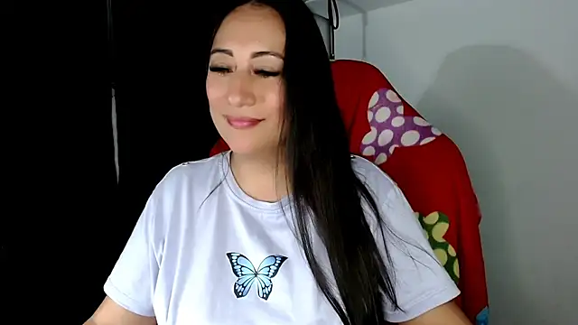 Snapshot of carolinalovee_ chatting on January 2025 05:11:01 AM carolinalovee online show from January 2025 05:11:01 AM