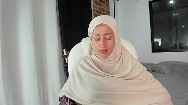 adila anich online show from November 2025 02:28:02 AM