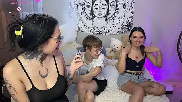 Snapshot of Laura_Key chatting on July 2026 06:26:02 PM Laura Key online show from July 2026 06:26:02 PM