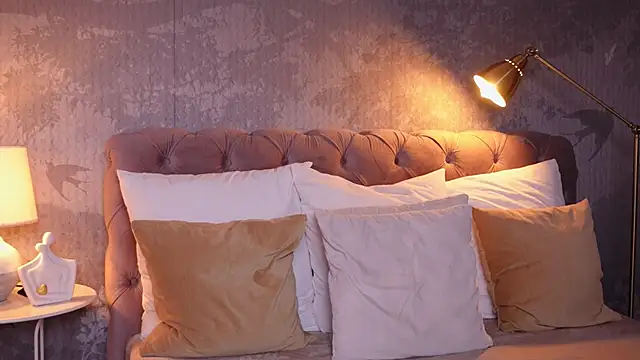 Snapshot of AngelaFay chatting on March 2025 09:21:01 AM AngelaFay online show from March 2025 09:21:01 AM