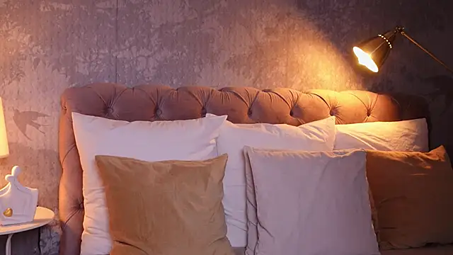 Snapshot of AngelaFay chatting on March 2025 06:18:02 AM AngelaFay online show from March 2025 06:18:02 AM