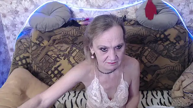 Snapshot of MissBekker chatting on November 2025 09:20:01 PM MissBekker online show from November 2025 09:20:01 PM