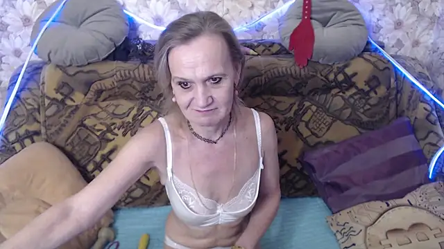 Snapshot of MissBekker chatting on December 2025 07:31:02 PM MissBekker online show from December 2025 07:31:02 PM