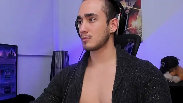 Snapshot of AlexRivera6 chatting on December 2024 01:51:01 AM AlexRivera6 online show from December 2024 01:51:01 AM