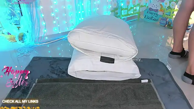 ohyesly  online show from April 2026 10:13:01 AM