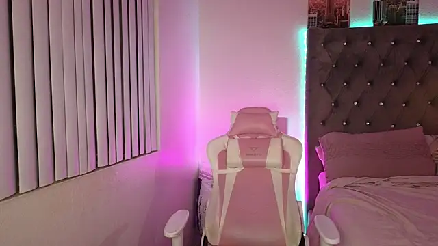 Snapshot of evajonez chatting on November 2025 06:34:01 AM evajonez online show from November 2025 06:34:01 AM