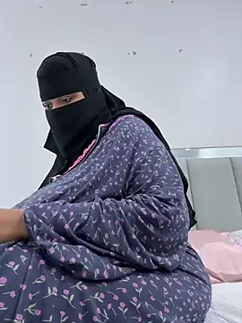 Snapshot of Submissive_Arab chatting on December 2024 06:52:01 PM Submissive Arab online show from December 2024 06:52:01 PM