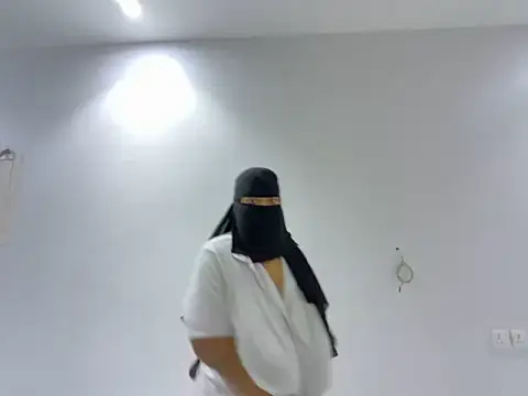 Snapshot of Submissive_Arab chatting on February 2025 05:29:01 PM Submissive Arab online show from February 2025 05:29:01 PM