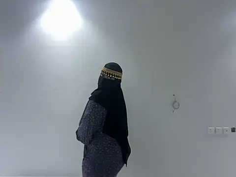 Snapshot of Submissive_Arab chatting on February 2025 08:13:02 PM Submissive Arab online show from February 2025 08:13:02 PM