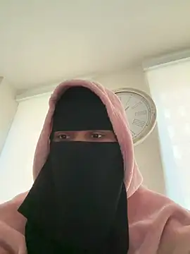 Snapshot of Submissive_Arab chatting on May 2026 05:20:02 PM Submissive Arab online show from May 2026 05:20:02 PM