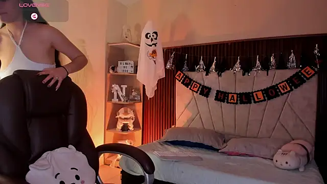  Niah  online show from November 2025 08:10:01 PM