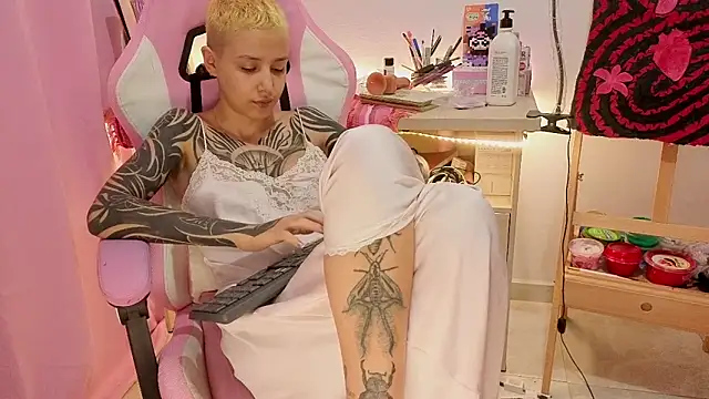 goddess vee  online show from April 2026 11:35:02 PM