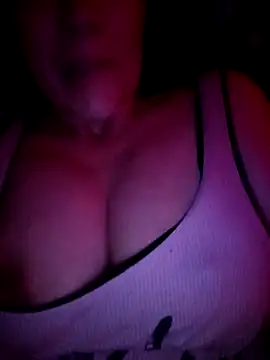 Snapshot of LeilaSaint chatting on September 2025 05:13:01 PM LeilaSaint online show from September 2025 05:13:01 PM