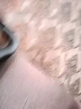 Snapshot of LeilaSaint chatting on October 2025 07:05:02 AM LeilaSaint online show from October 2025 07:05:02 AM