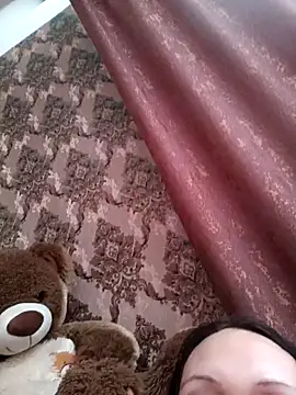 Snapshot of LeilaSaint chatting on October 2025 07:45:01 AM LeilaSaint online show from October 2025 07:45:01 AM