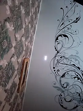 Snapshot of LeilaSaint chatting on November 2025 07:10:02 AM LeilaSaint online show from November 2025 07:10:02 AM