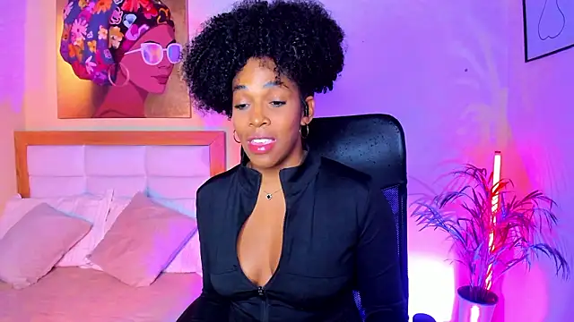 AitanaBrown  online show from February 2026 03:32:02 PM