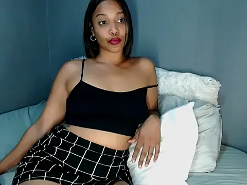  MoniqueLovay  online show from October 2025 04:22:02 AM