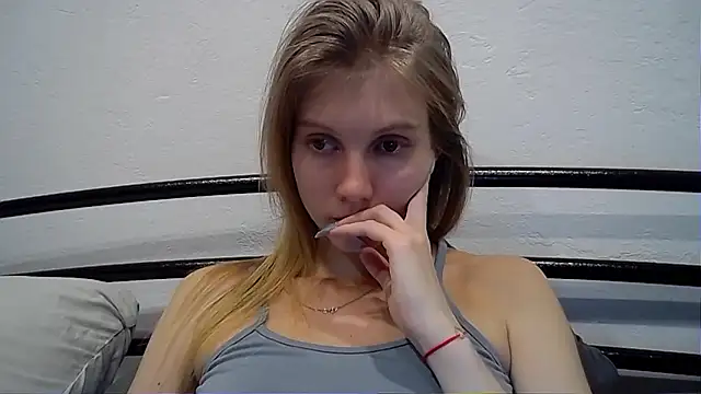 Snapshot of MaryMiton chatting on December 2024 03:30:01 PM MaryMiton online show from December 2024 03:30:01 PM