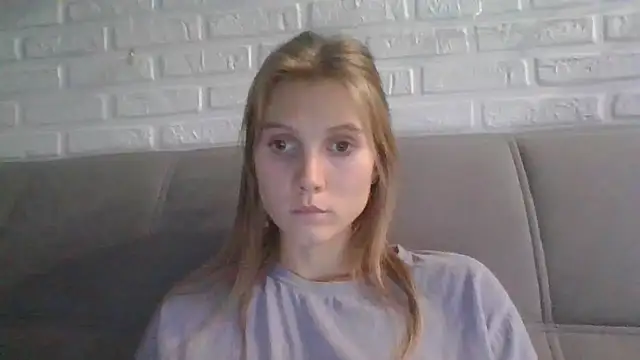 Snapshot of MaryMiton chatting on March 2025 02:21:01 PM MaryMiton online show from March 2025 02:21:01 PM