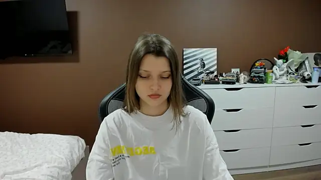 SoniNesti online show from March 2026 02:44:01 PM