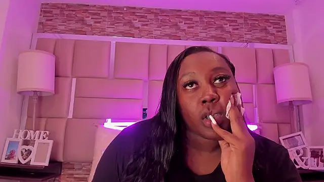 ShaniaBrownn online show from February 2026 08:03:02 PM