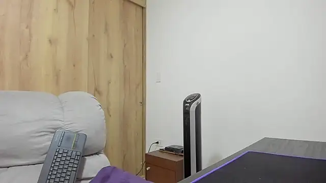 Snapshot of xspecialoomx chatting on November 2025 12:49:02 PM xspecialoomx online show from November 2025 12:49:02 PM