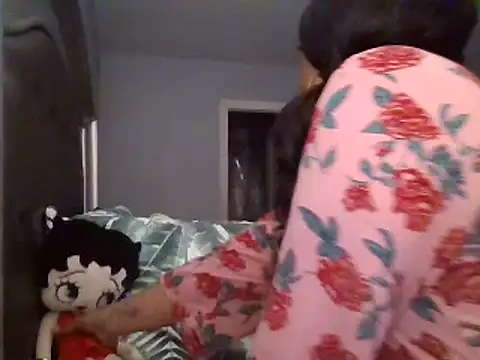 Snapshot of MSweetLindaParks chatting on February 2025 12:11:02 PM MSweetLindaParks online show from February 2025 12:11:02 PM