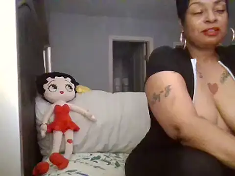 Snapshot of MSweetLindaParks chatting on March 2025 10:56:01 PM MSweetLindaParks online show from March 2025 10:56:01 PM