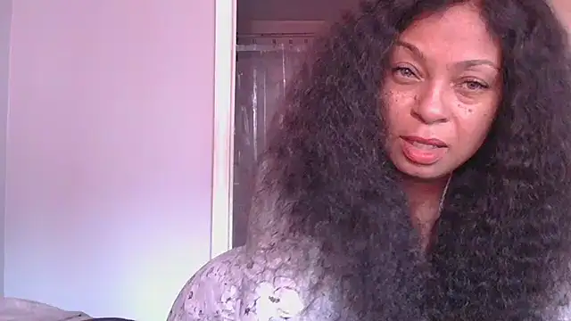 Snapshot of MSweetLindaParks chatting on October 2025 04:49:02 PM MSweetLindaParks online show from October 2025 04:49:02 PM