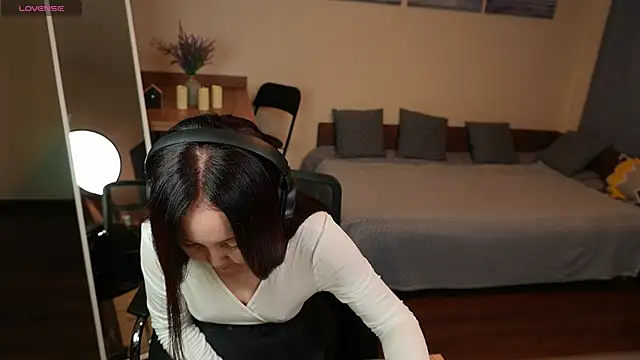 AvroraSakura online show from November 2025 11:58:01 AM