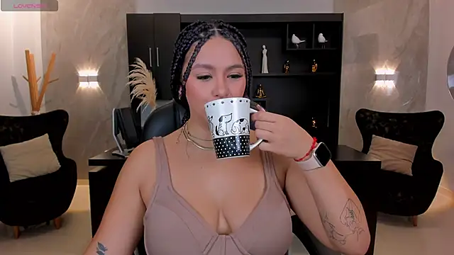 Snapshot of ToriCrossX chatting on February 2025 12:56:01 PM ToriCrossX online show from February 2025 12:56:01 PM