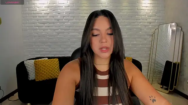 Snapshot of ToriCrossX chatting on March 2025 12:33:02 PM ToriCrossX online show from March 2025 12:33:02 PM