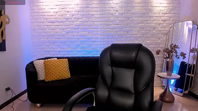 Snapshot of ToriCrossX chatting on March 2025 01:03:02 PM ToriCrossX online show from March 2025 01:03:02 PM