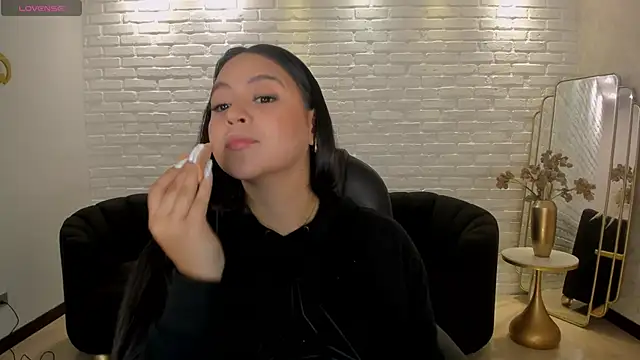 Snapshot of ToriCrossX chatting on March 2025 11:48:01 AM ToriCrossX online show from March 2025 11:48:01 AM