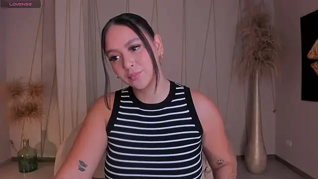 Snapshot of ToriCrossX chatting on September 2025 12:38:02 PM ToriCrossX online show from September 2025 12:38:02 PM