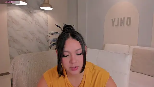 Snapshot of ToriCrossX chatting on October 2025 01:21:01 PM ToriCrossX online show from October 2025 01:21:01 PM