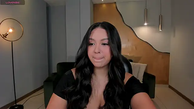 Snapshot of ToriCrossX chatting on October 2025 01:35:01 AM ToriCrossX online show from October 2025 01:35:01 AM