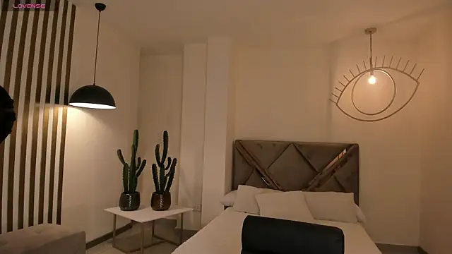 Snapshot of ToriCrossX chatting on November 2025 04:11:01 AM ToriCrossX online show from November 2025 04:11:01 AM